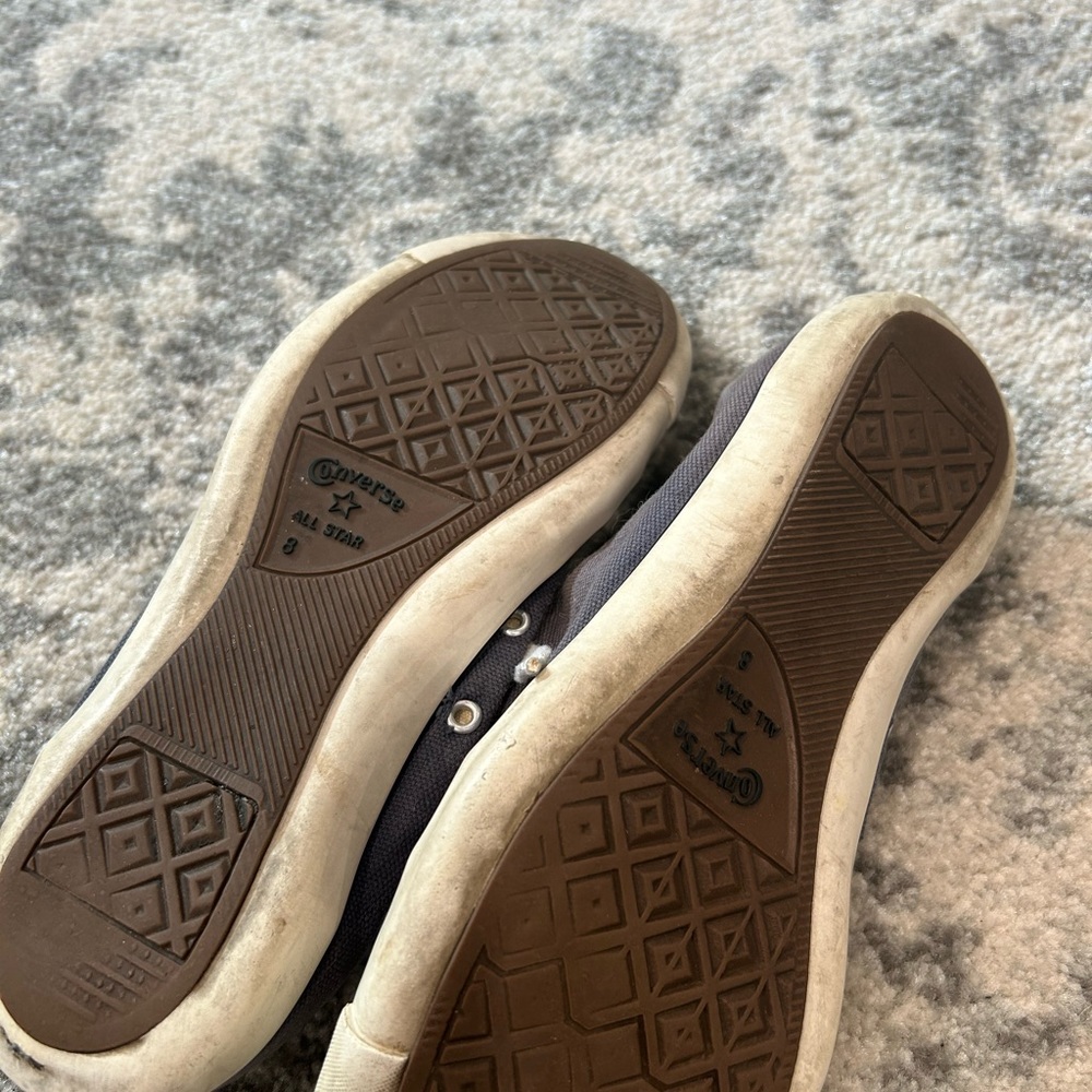 Converse Sneaker - Picture 2 of 6